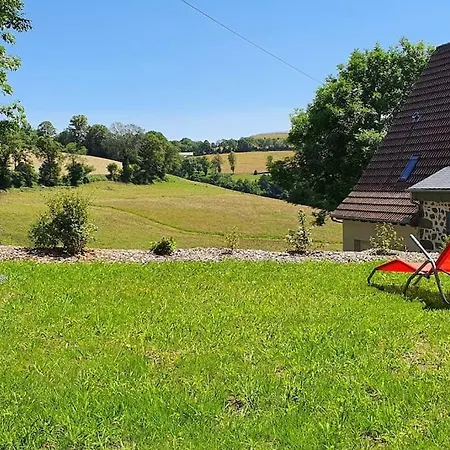 Maison Typique Des Monts Du Cantal Marmanhac Exterior foto
